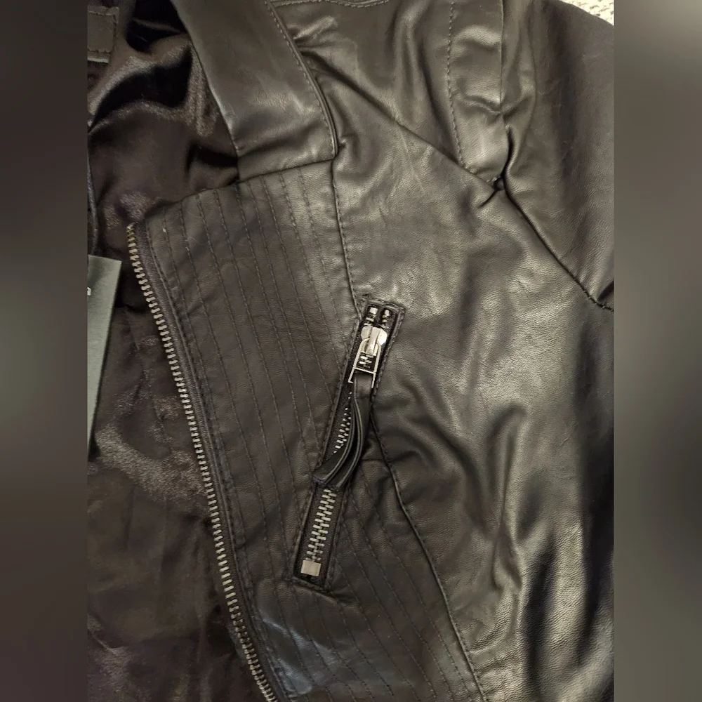 NwT Blank NYC Tailored Vegan Leather Biker Moto Jacket Black Size Small - Picture 12 of 14